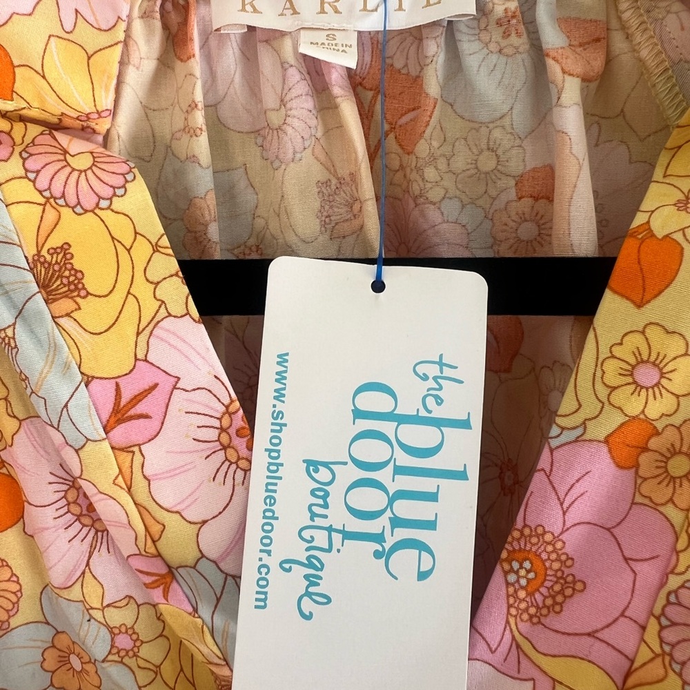 Karlie Floral Poplin Bright V-Neck Top Ruffle Sleeves Summer/Spring NWT - Picture 7 of 8